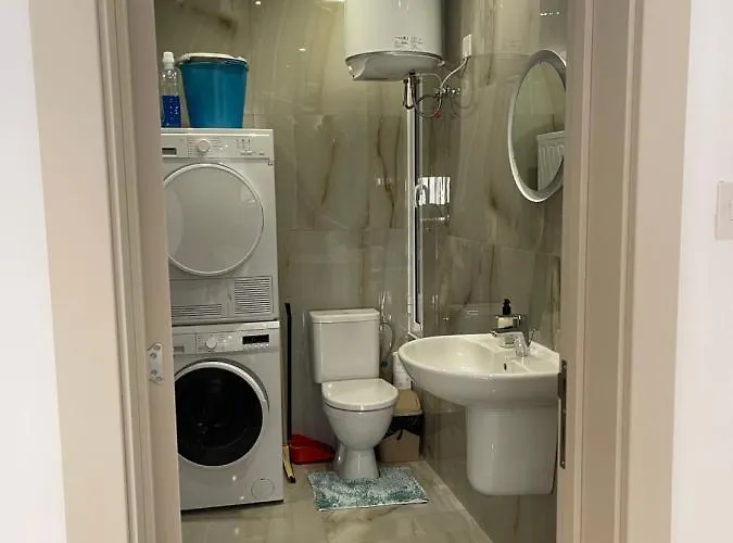 161 Maranello Court, 1 Apartament